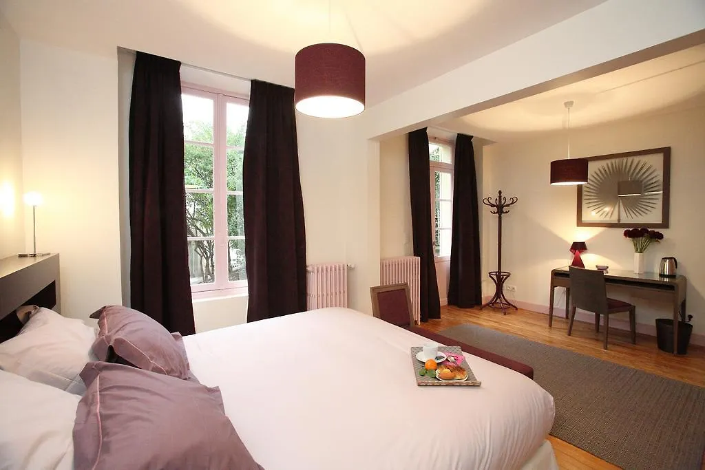 Bed & Breakfast Chambres D'Hotes Villa Pascaline Clermont-Ferrand France
